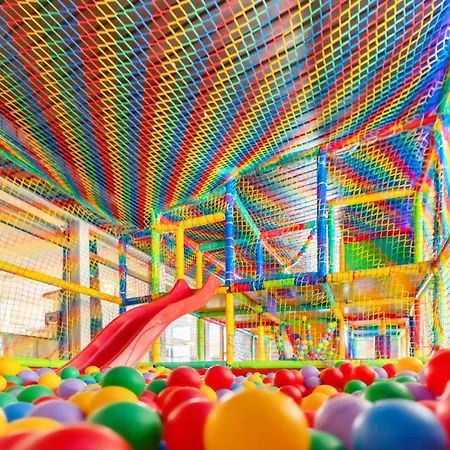 Olivina Park - Z Dostepem Do Krytego Basenu, Saun, Wyzywienia I Atrakcji Dla Dzieci Niechorze