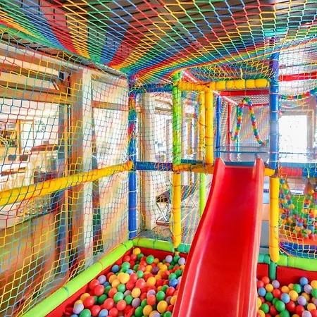 Ferienhaus Olivina Park - Z Dostepem Do Krytego Basenu, Saun, Wyzywienia I Atrakcji Dla Dzieci