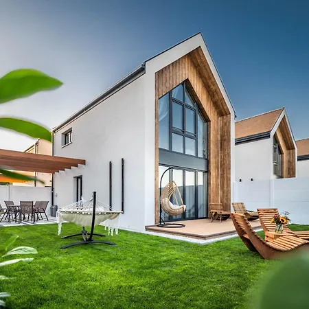 Ferienhaus Olivina Park - Z Dostepem Do Krytego Basenu, Saun, Wyzywienia I Atrakcji Dla Dzieci Niechorze